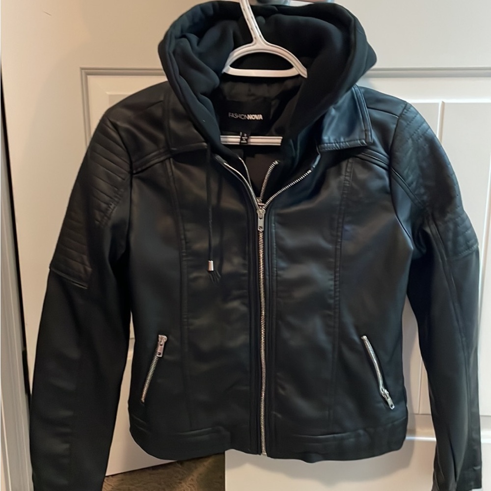 Small leather jacket - Picture 3 of 5